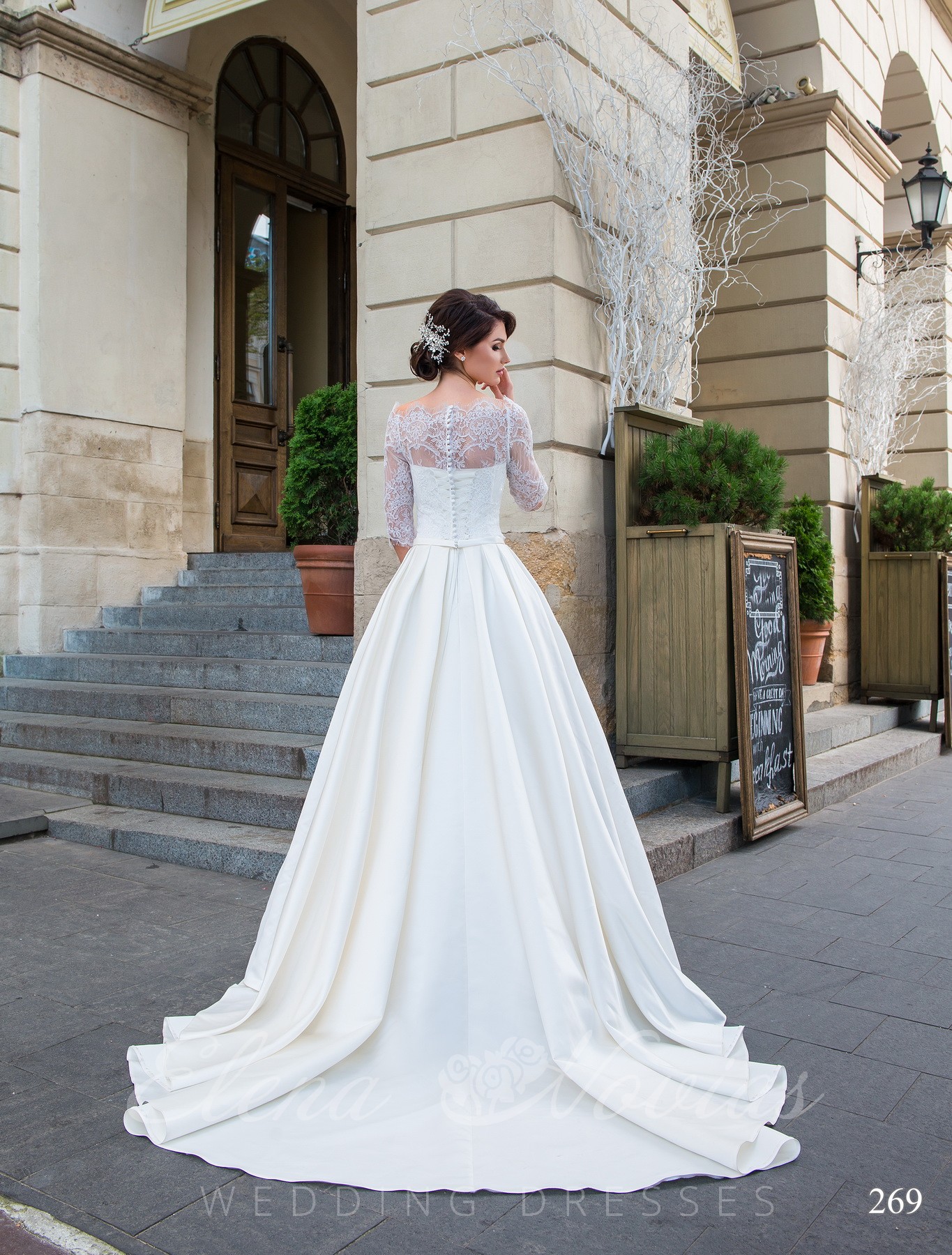 Wedding dress with pockets model 269